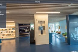 Besichtigung der Bibliothek für Seniorinnen und Senioren am 2. September